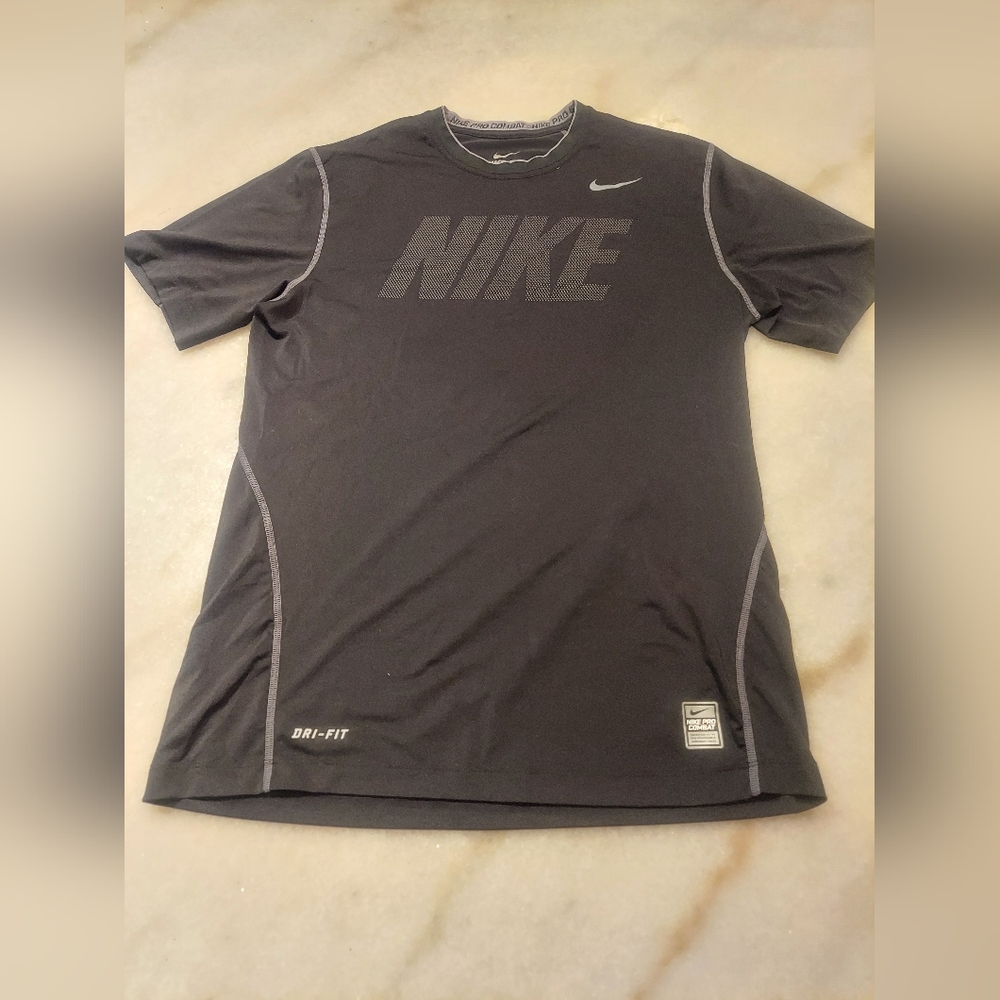 Nike Dri Fit Shirt Medium / Nike Pro Combat Shirt Medium